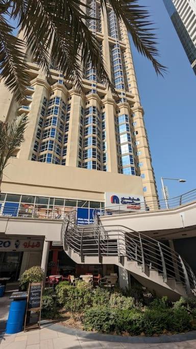 Premium 1bhk Near Metro Station Marina & Jbr * Dubái