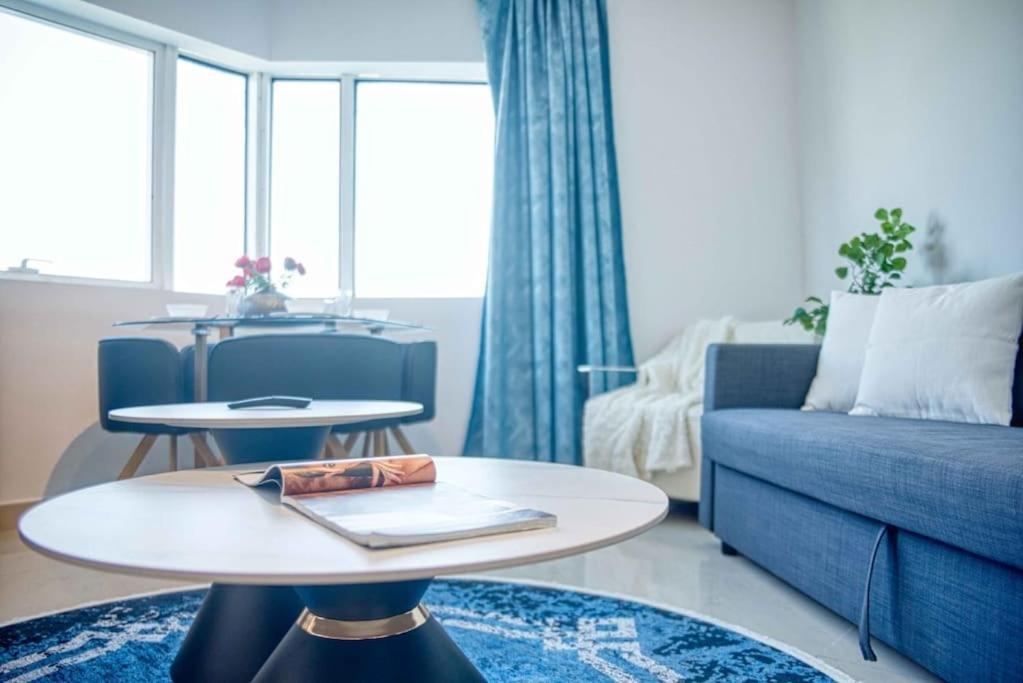 Premium 1bhk Near Metro Station Marina & Jbr Dubai
