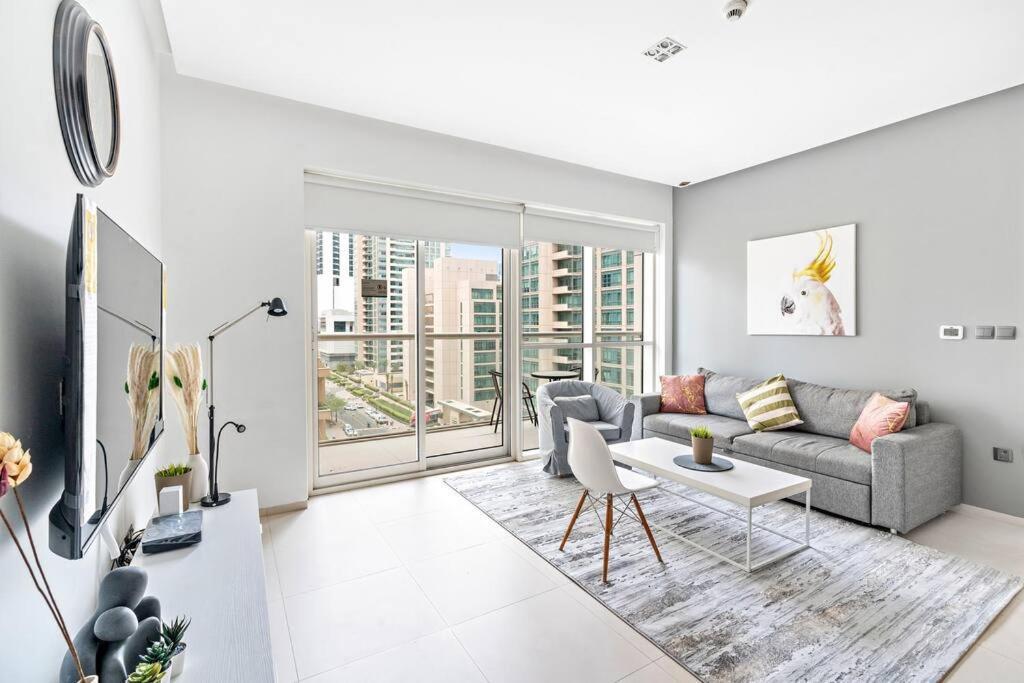 Stonetree - West Avenue 1 Br- Close To Marina Mall & Metro * Dubai