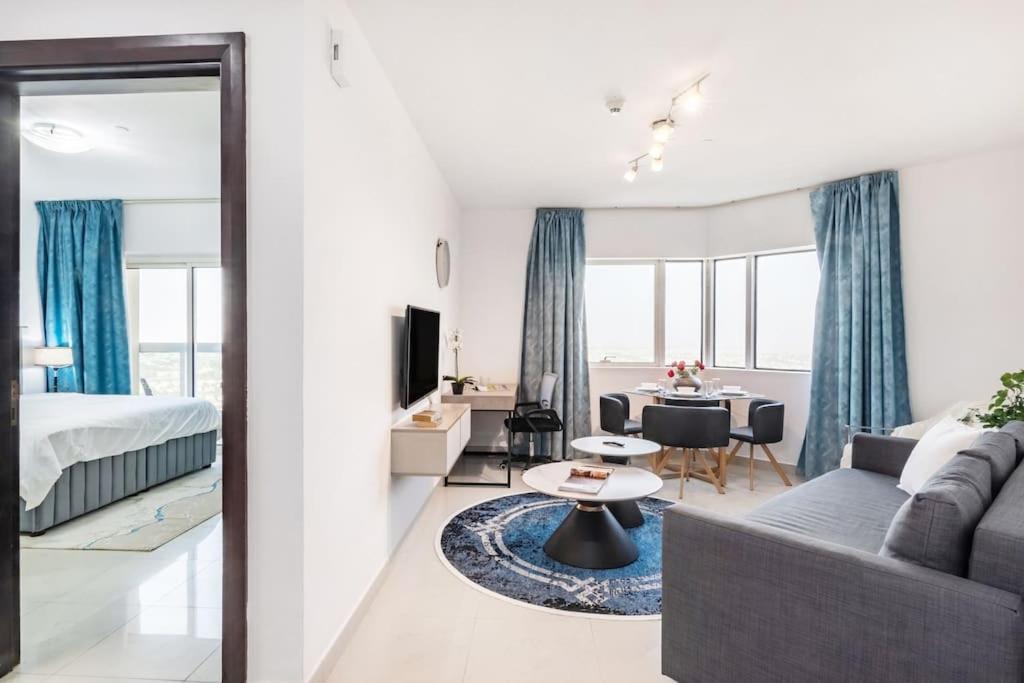 Premium 1bhk Near Metro Station Marina & Jbr * Dubai