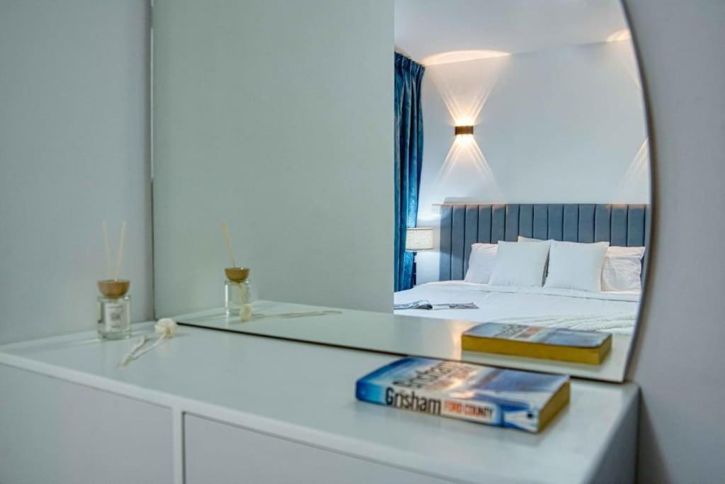 Premium 1bhk Near Metro Station Marina & Jbr Apartamento