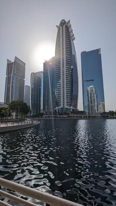Premium 1bhk Near Metro Station Marina & Jbr * Dubái