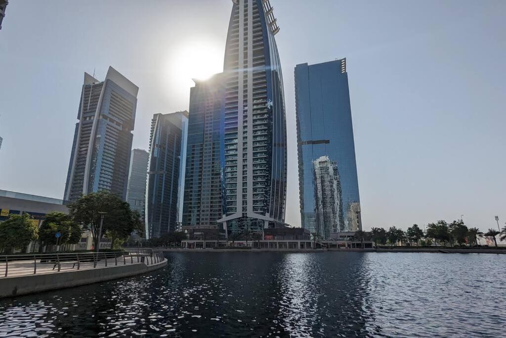 Premium 1bhk Near Metro Station Marina & Jbr Dubai