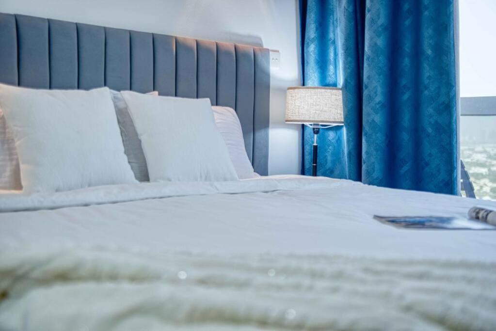 Premium 1bhk Near Metro Station Marina & Jbr Apartamento Dubái