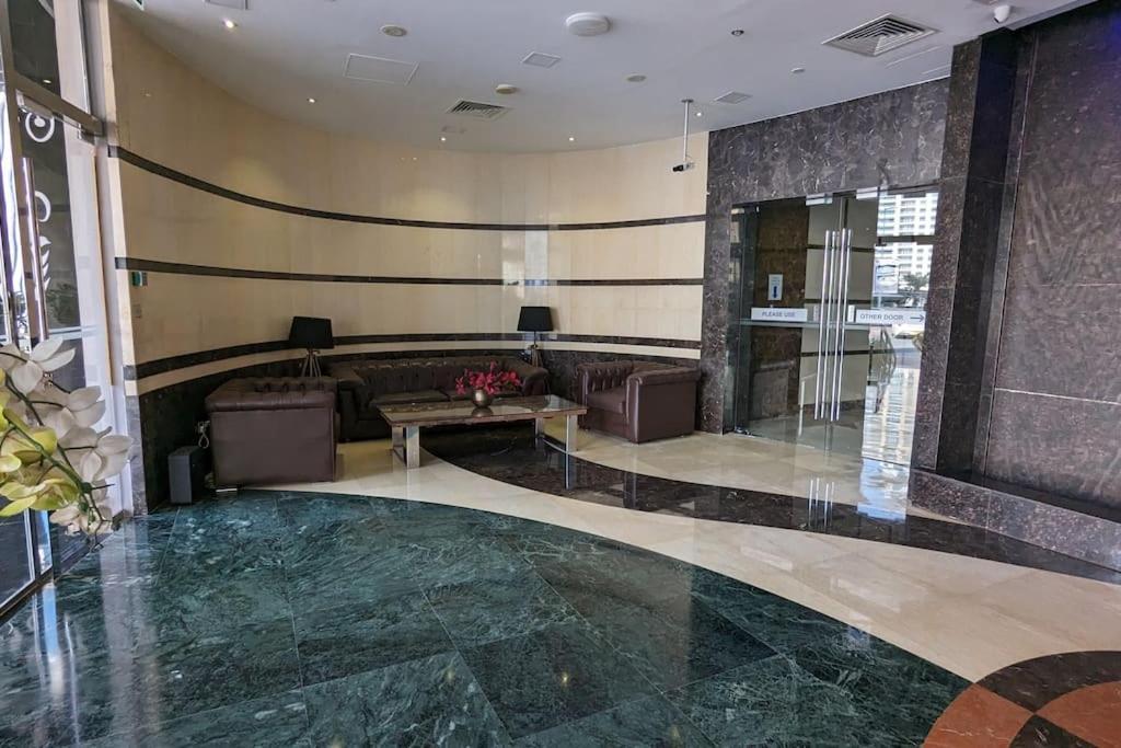 Premium 1bhk Near Metro Station Marina & Jbr Apartamento