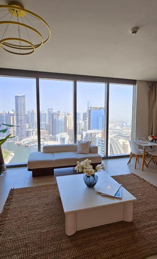 Amazing 4-bedroom Apartment Dubai
