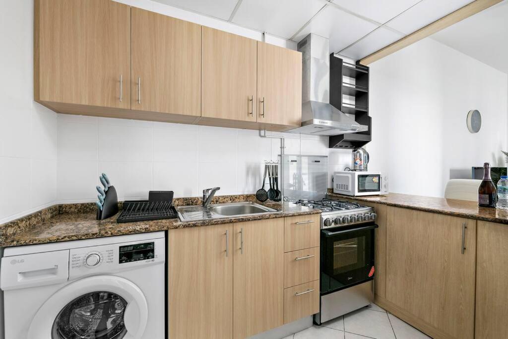 Apartamento Stonetree - Furnished 1 Bedroom Near To Tram Dubai