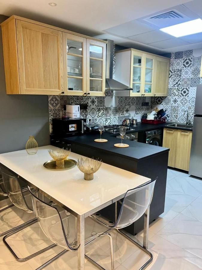 Ultra Luxury Fully Furnished 1bhk * Dubái