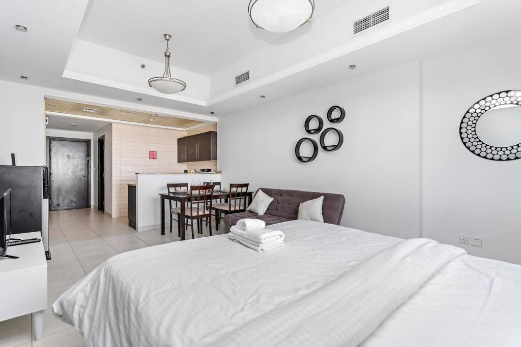 Stonetree - Near Metro - Furnished In Jlt Appartement