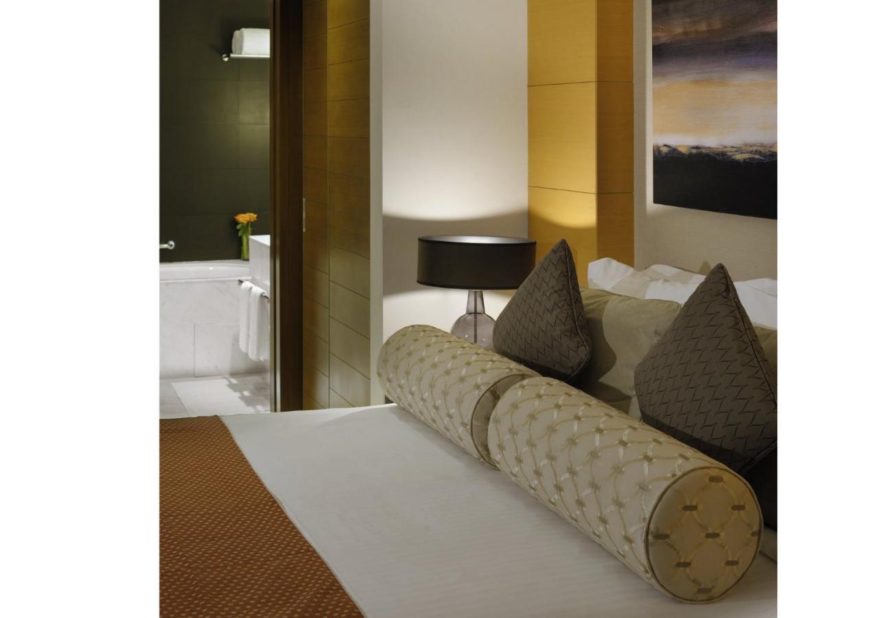 Apartamento Emaar Residences Fashion Avenue - Former Address Mall Residences By Qstay Dubái
