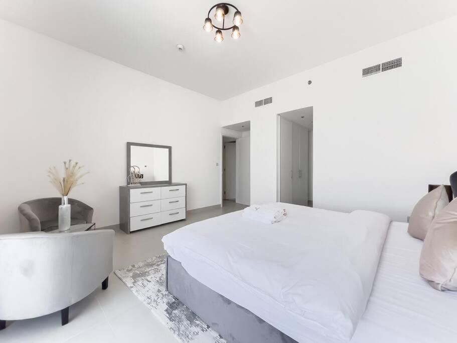 Stonetree - Spacious 3 Bedroom In The Pulse C2 * Dubaï