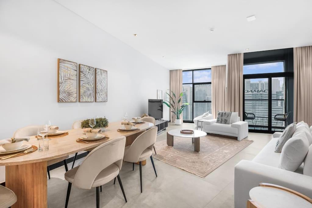 Glamorous 2 Bedroom I Panoramic Views - Business Bay I Free Wi-fi, Parking, Gym And Pool I By Meerak * Dubaï