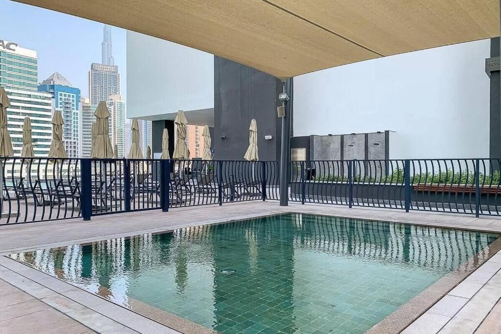 Glamorous 2 Bedroom I Panoramic Views - Business Bay I Free Wi-fi, Parking, Gym And Pool I By Meerak Appartement Dubaï