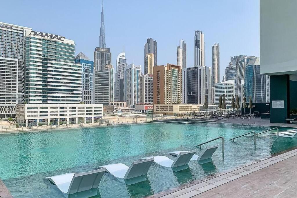 Glamorous 2 Bedroom I Panoramic Views - Business Bay I Free Wi-fi, Parking, Gym And Pool I By Meerak Appartement *