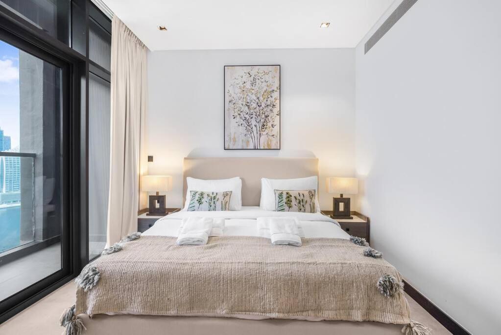 Glamorous 2 Bedroom I Panoramic Views - Business Bay I Free Wi-fi, Parking, Gym And Pool I By Meerak