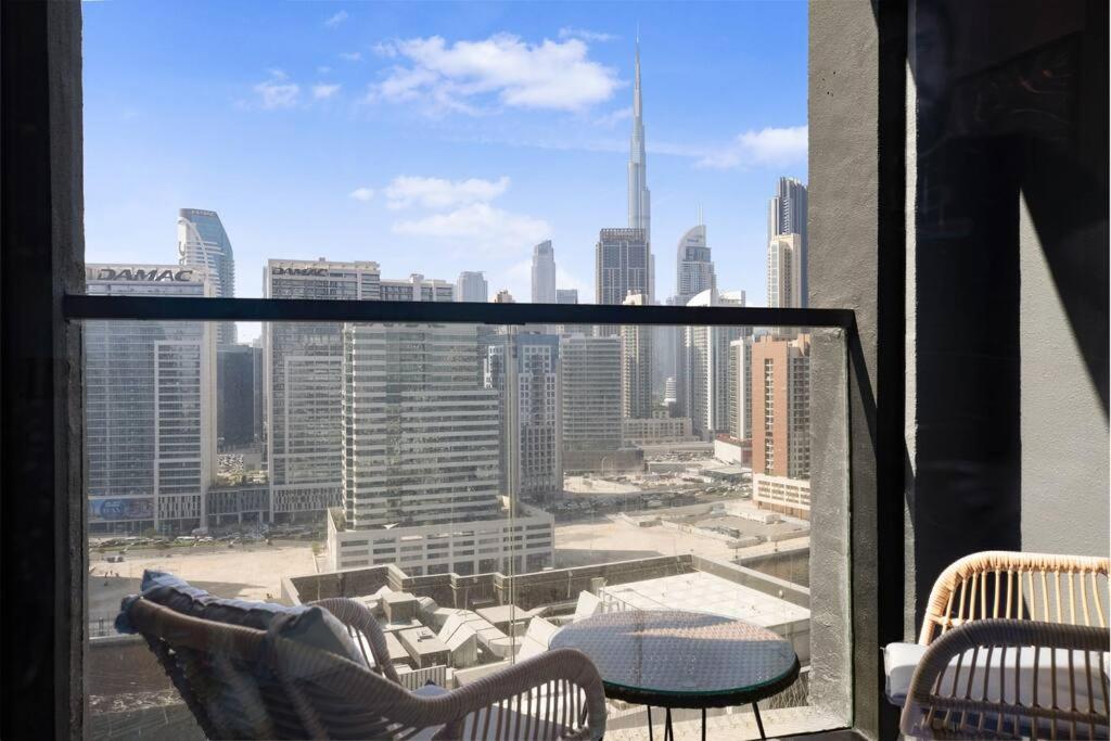 Glamorous 2 Bedroom I Panoramic Views - Business Bay I Free Wi-fi, Parking, Gym And Pool I By Meerak Appartement Dubaï