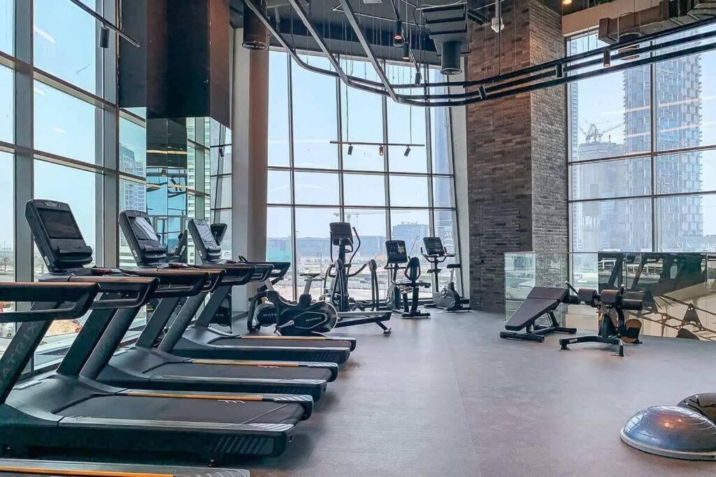 Glamorous 2 Bedroom I Panoramic Views - Business Bay I Free Wi-fi, Parking, Gym And Pool I By Meerak Dubaï