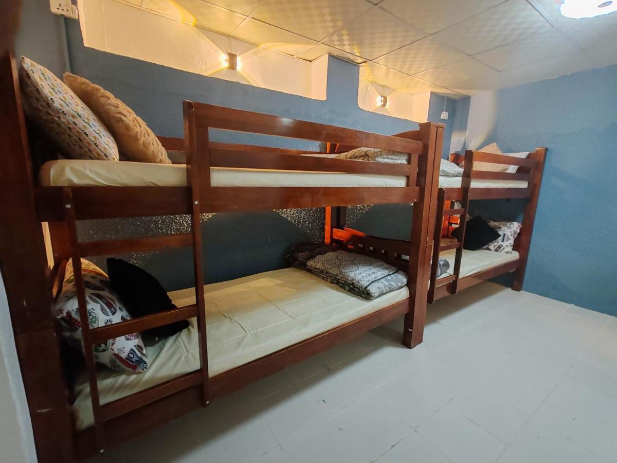 Qamar Deira Hostel *
