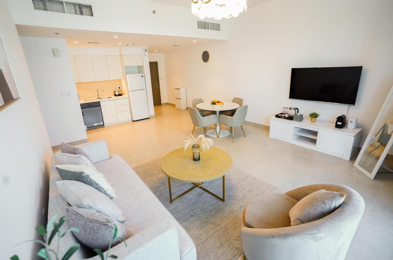 Citihome-1br With Large Living In Creek Horizon Apartament Dubai