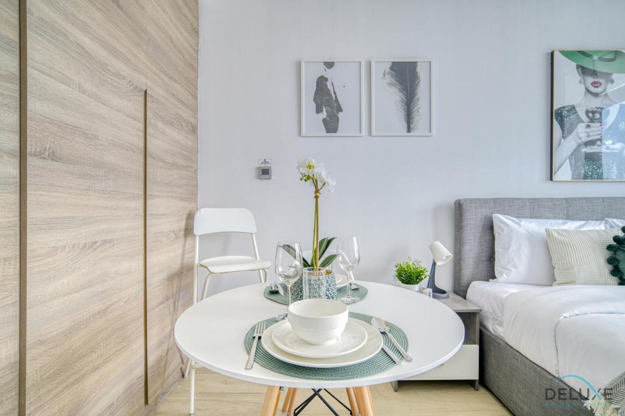 Lush In One Marina By Deluxe Homes * Dubaï