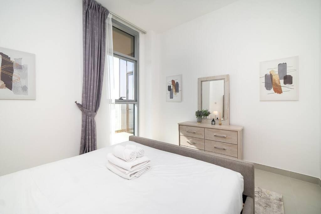 Stonetree - Furnished 2br With Floor-to-ceiling Window Apartment *