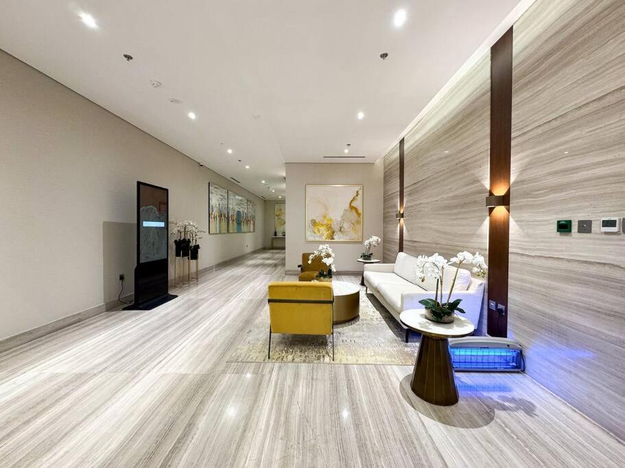 Contemporary Bright Studio Near Downtown * Dubai