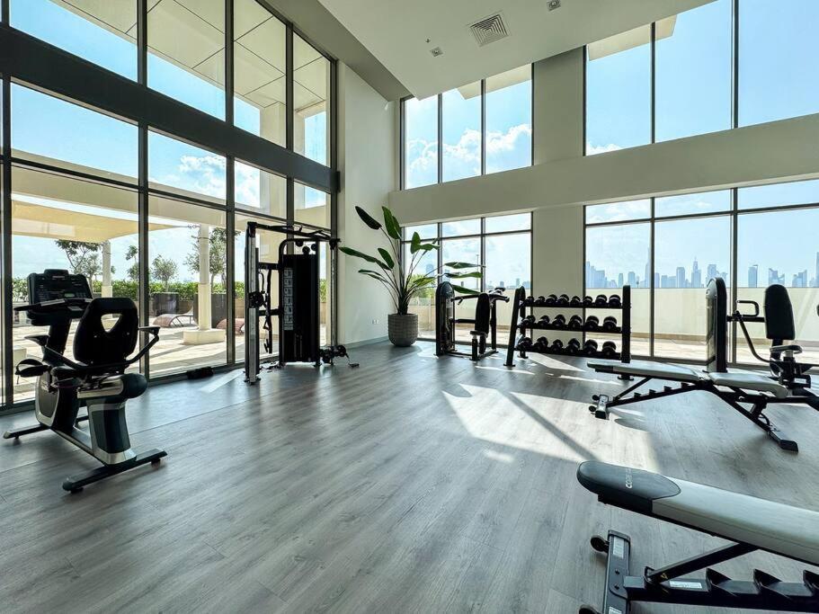 Contemporary Bright Studio Near Downtown *