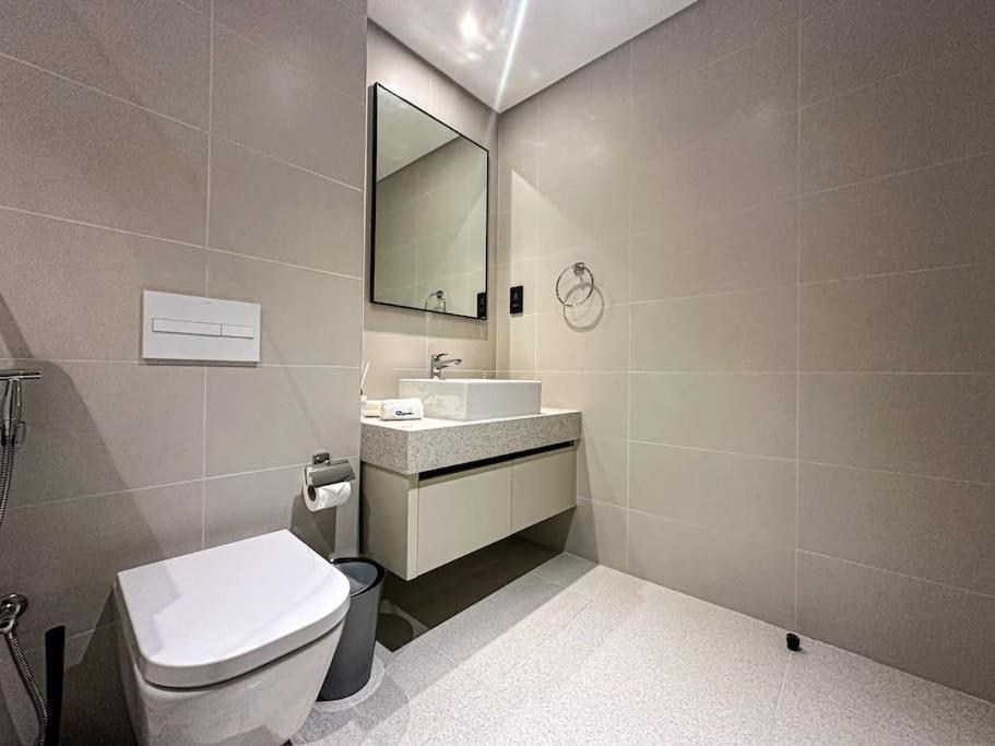 Higuests - Emaar Beachfront Haven With Majestic Marina Views Appartement Dubai