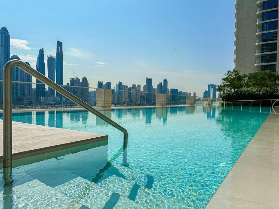 Appartement Higuests - Emaar Beachfront Haven With Majestic Marina Views Dubai