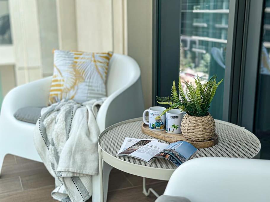 Appartement Higuests - Emaar Beachfront Haven With Majestic Marina Views