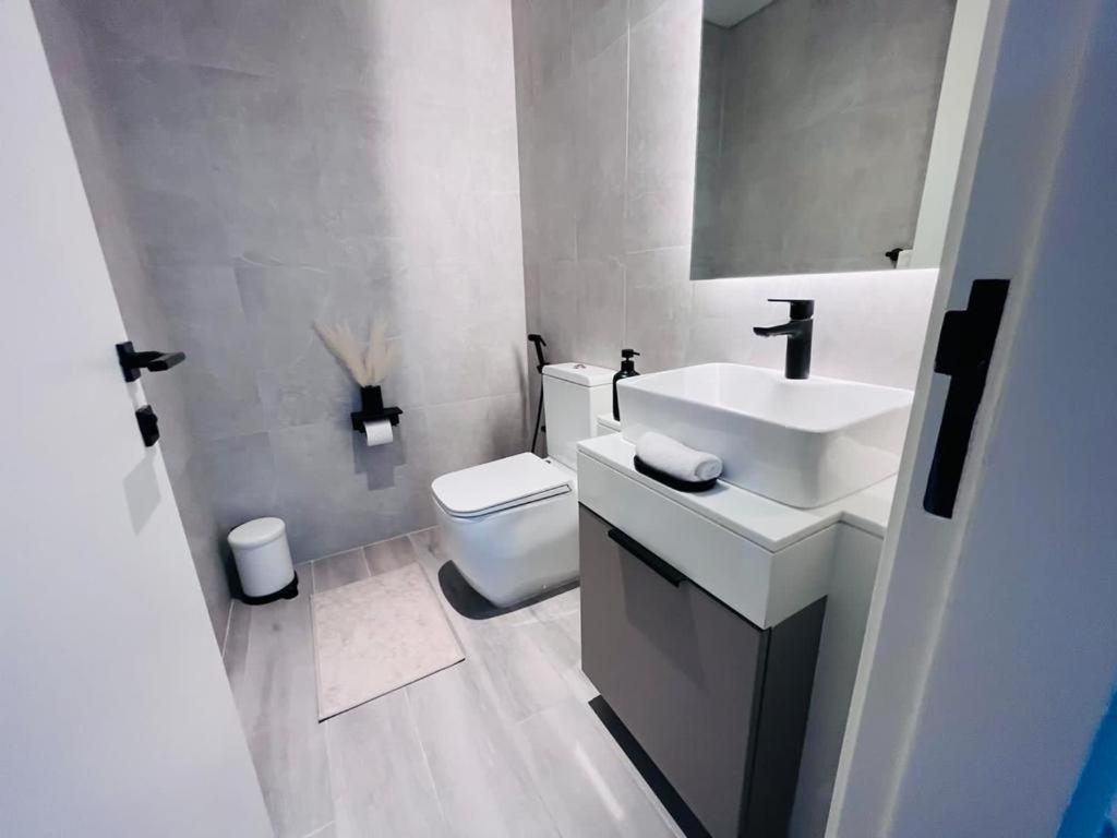 Apartamento Dar Alsalam - Premium And Spacious 1br With Balcony In Noor 2 *