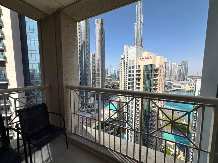 Downtown Studio With Boulevard Views *