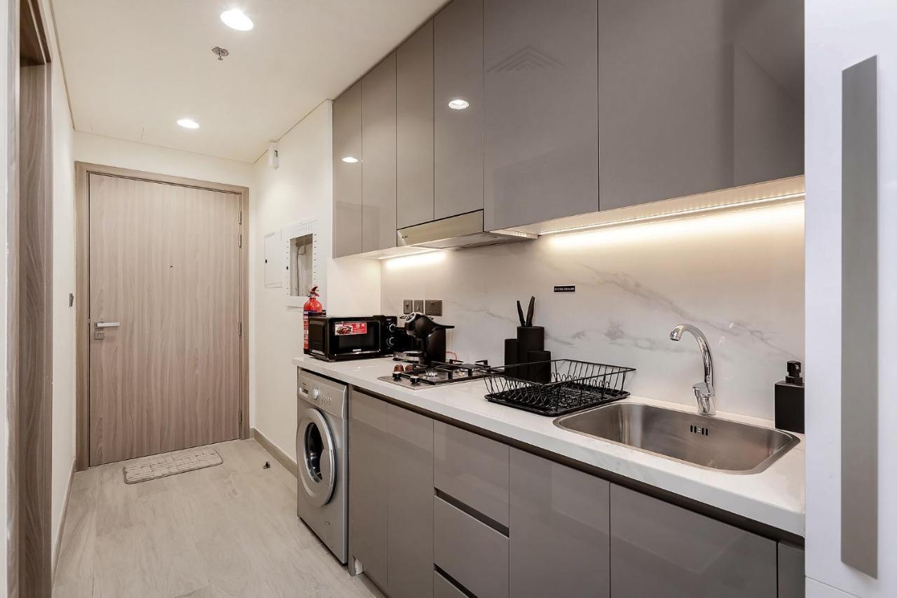 Modern In Azizi Riviera *