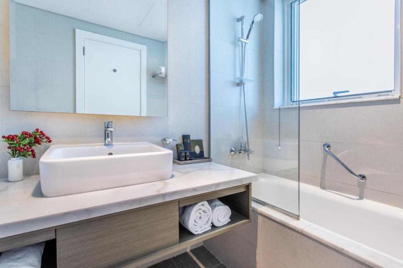 The S Homes Canal View And One Bedroom Apartments, Damac Maison Prive Aparthotel Dubai