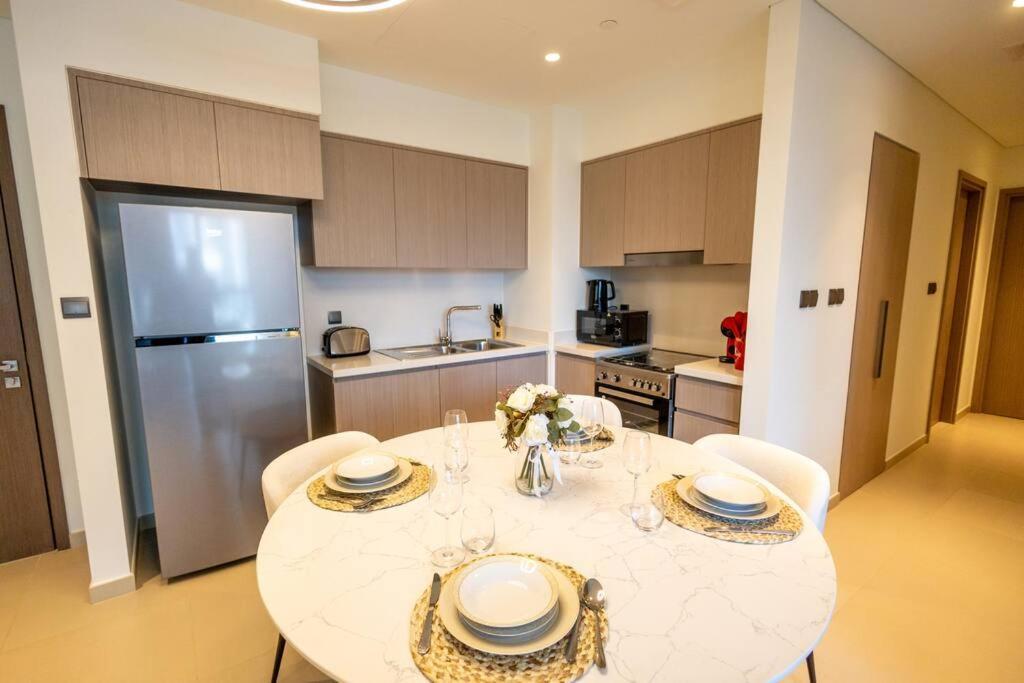 Mh - Act Tower - Burj View - 2bhk - Ref 410 Appartement *