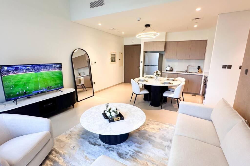 Mh - Act Tower - Burj View - 2bhk - Ref 410 * Dubaï