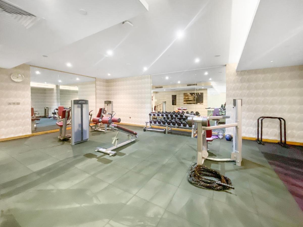 1br With A Sofa Bed, Pool, Gym & Burj Khalifa View Apartment *