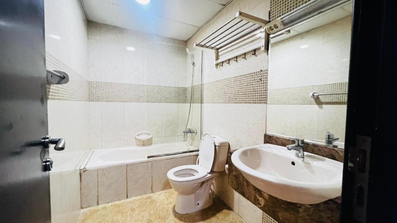Habitación en casa particular Glamorous Partition In Barsha 1 Near Metro *