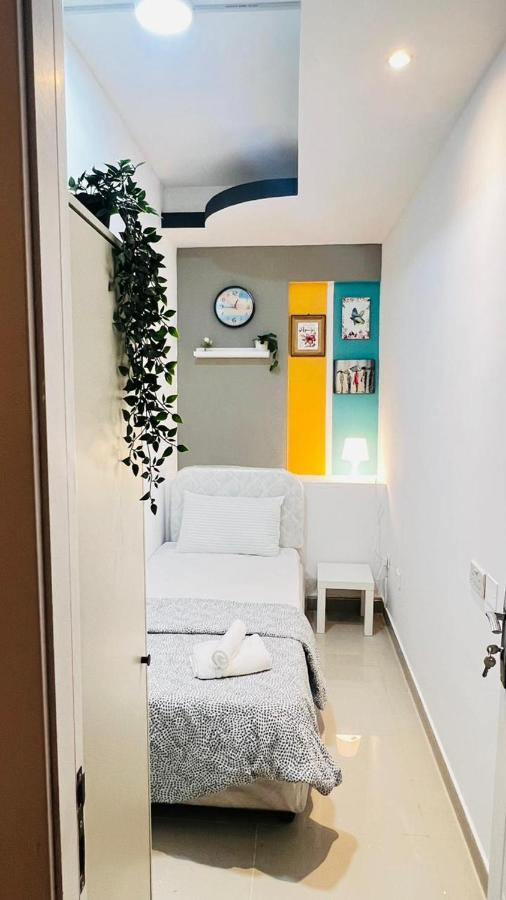 Glamorous Partition In Barsha 1 Near Metro *