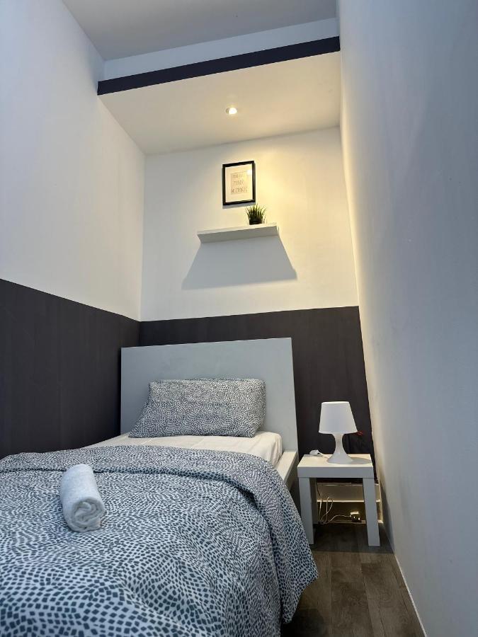 Traveller Partition In Al Barsha 1 Near Metro Privatunterkunft *