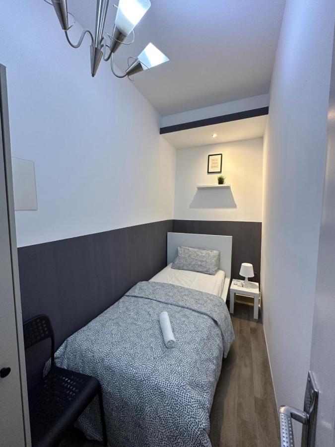 Homestay Traveller Partition In Al Barsha 1 Near Metro Dubai