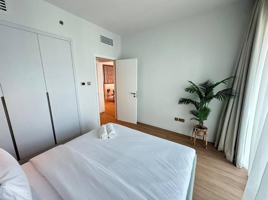 Rh-1br Getaway In Downtown's Desirable Locale *