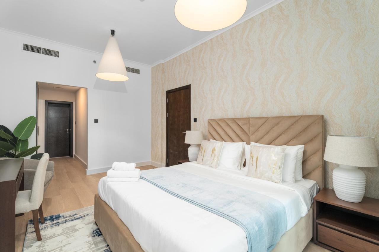 Nasma Luxury - The Torch Tower 1 *