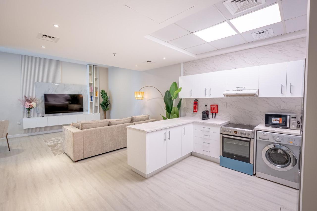 Daniels Spacious 1br In Heart Of Marina * Dubaï