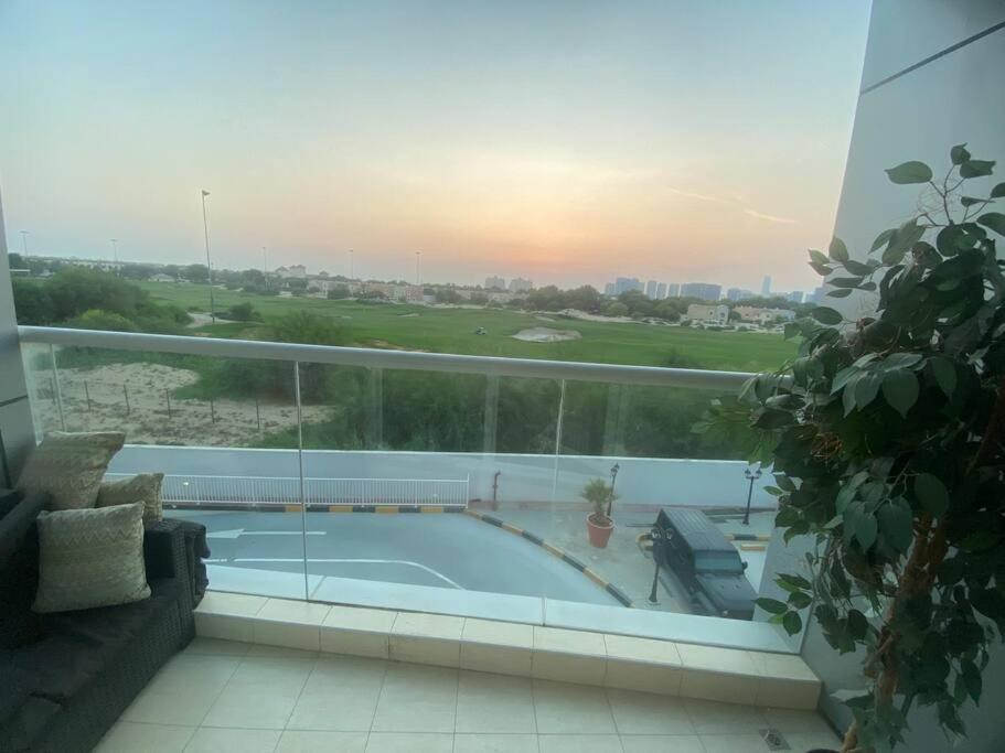 Tranquil Els Golf Course Views Appartement Dubaï