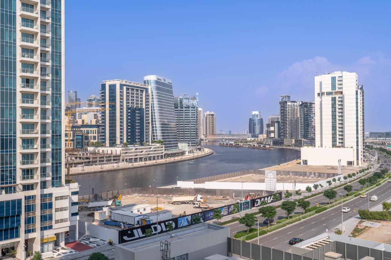 Heaven Crest Business Bay Canal View - Luxury 2 Bedroom With Free Parking, Wi-fi, Gym And Pool Appartement