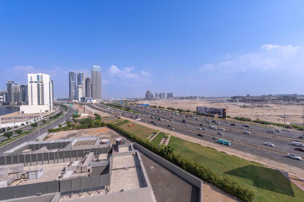 Heaven Crest Business Bay Canal View - Luxury 2 Bedroom With Free Parking, Wi-fi, Gym And Pool * Dubai
