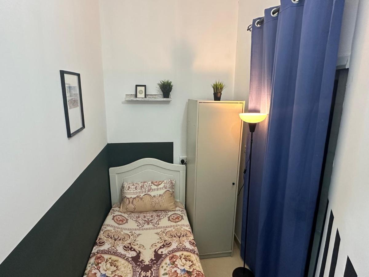 Private Partition Near Mashreq Metro Homestay Dubai