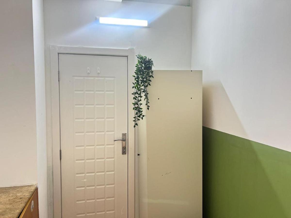 Bachelor Partition In Tecom Near Internet Metro * Dubaï
