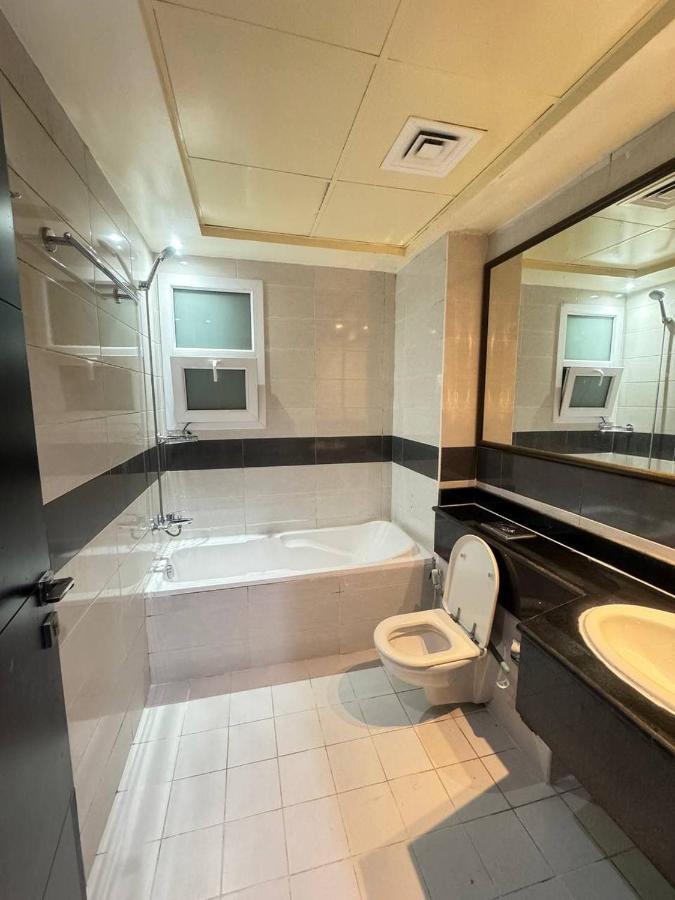 Privatunterkunft Shared Private Burjuman Metro Exit 4 *
